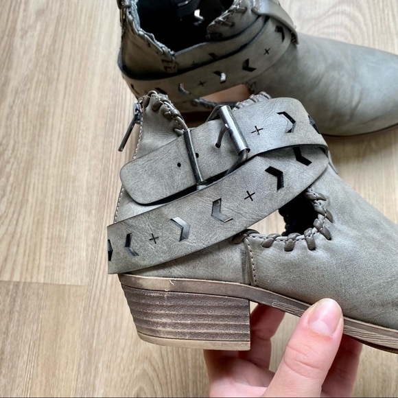 Rampage Trinity Taupe Cut Out Ankle Boots - Picture 3 of 10